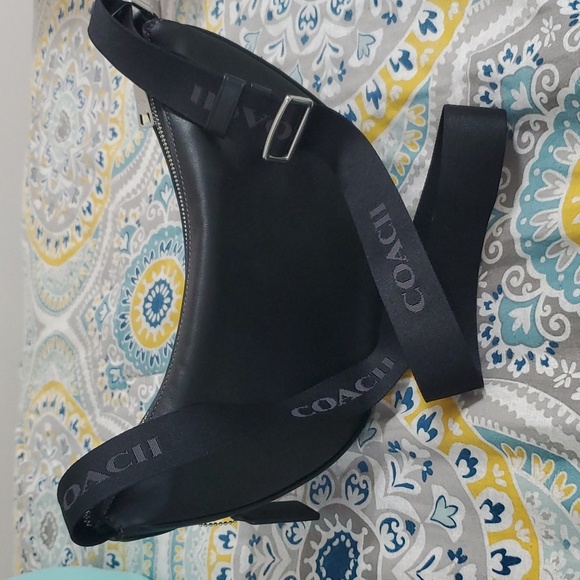 Coach Pace Crossbody - Picture 3 of 5